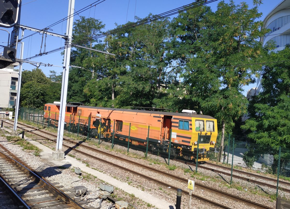 Bourreuse Colas Rail, RER A - Rueil-Malmaison