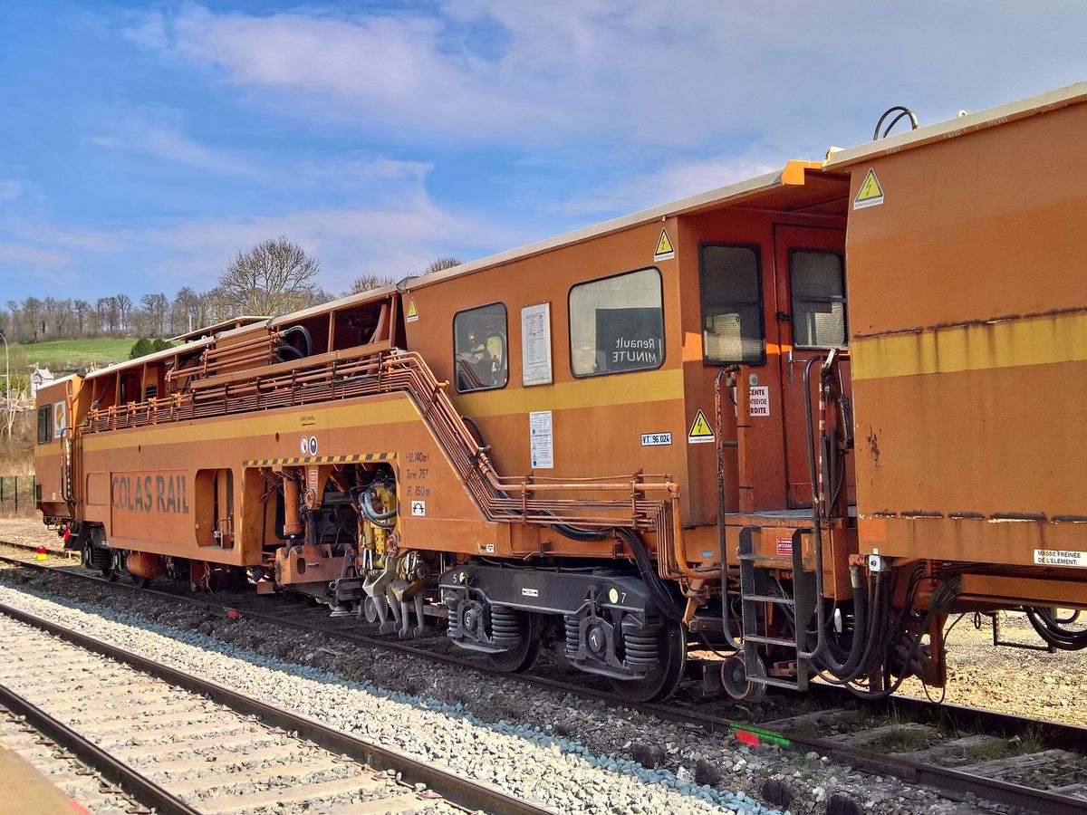 Boureuse de Colas Rail - WP 20190330 14 22 00 Rich